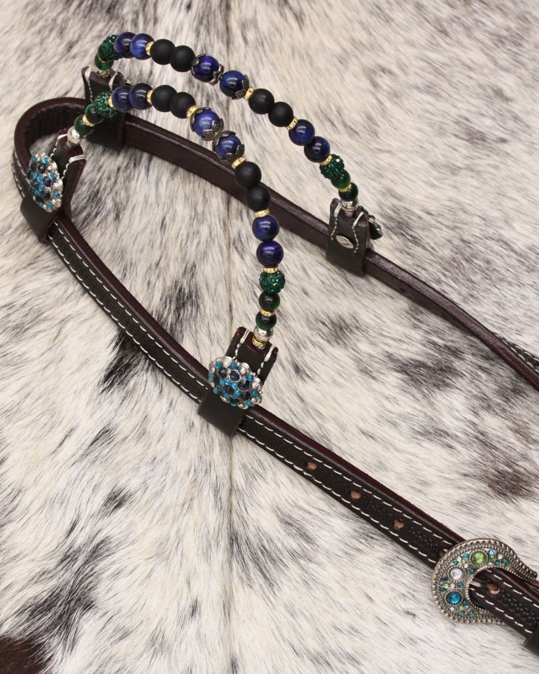 Zweiohr Show Westerntrense blau/türkis/grün mit Perlen-Earloop,